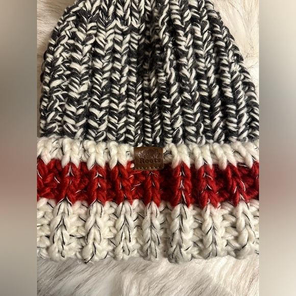 Roots Knit Pom Beanie 🤍❄️ - Picture 2 of 4